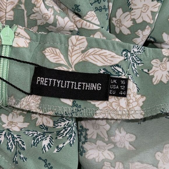 PrettyLittleThing Petite Sage Floral Print Cut Out Mini Dress Size 12 - Picture 9 of 10